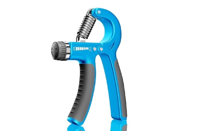 The Benefits of Using a Hand Grip Strengthener 