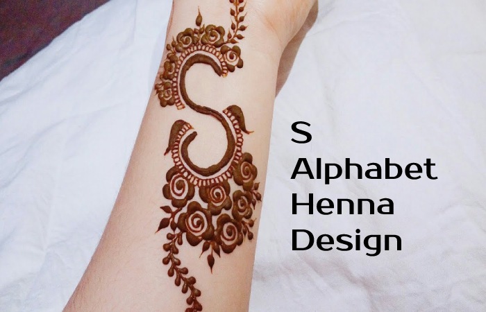 S Alphabet Henna Design